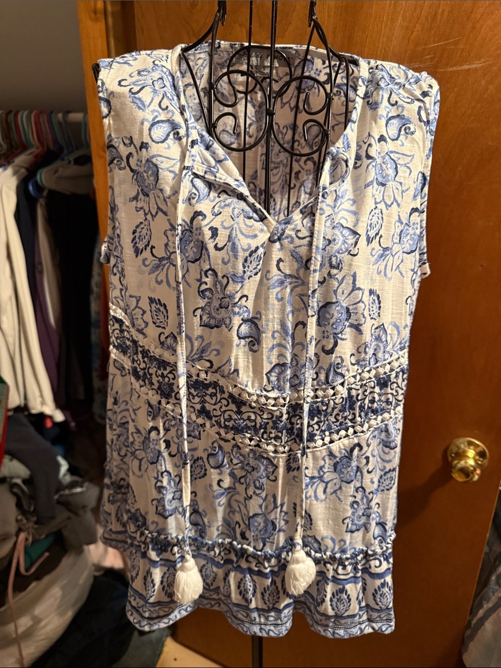 Absolutely Famous Blue and White Floral Sleeveless Tunic